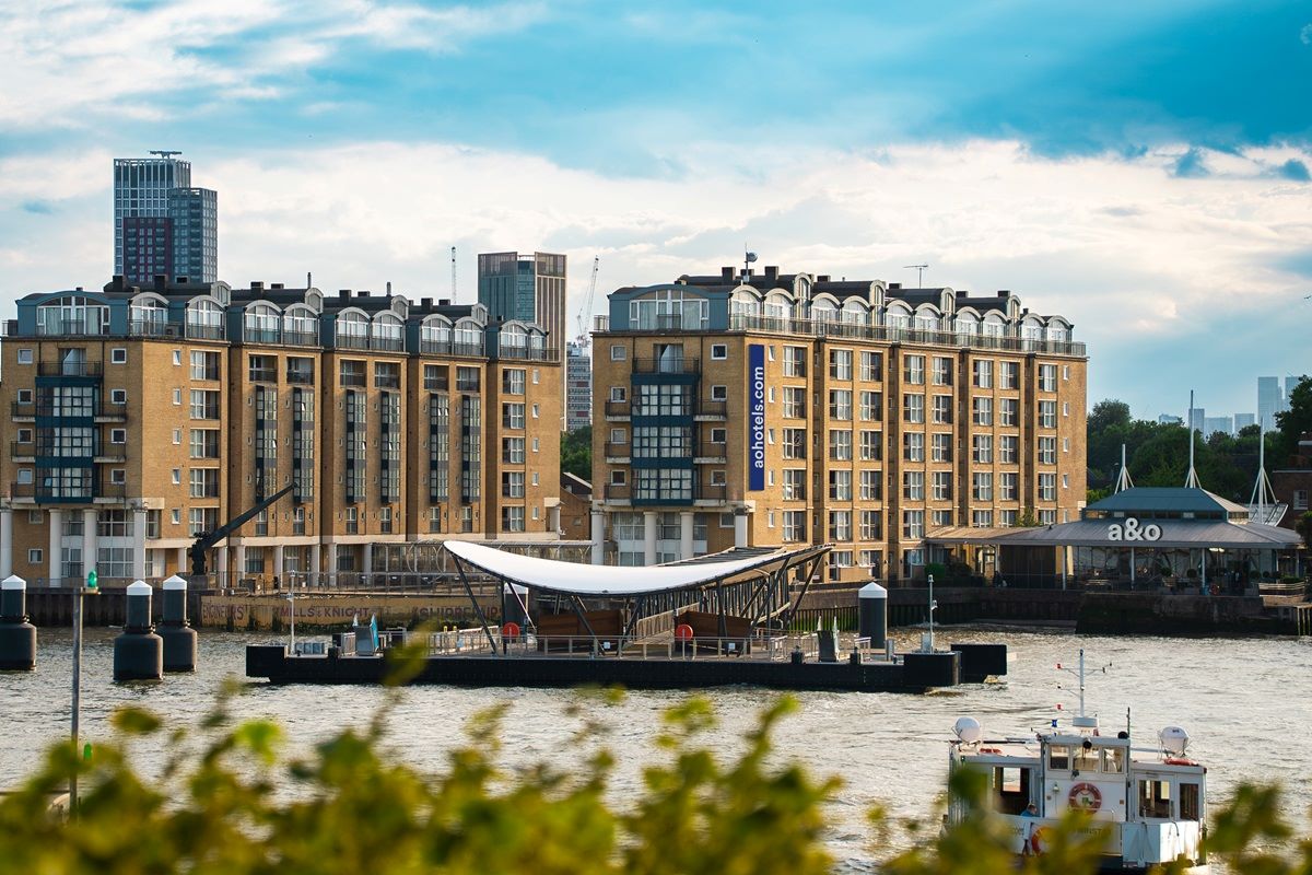 a&o London Docklands Riverside